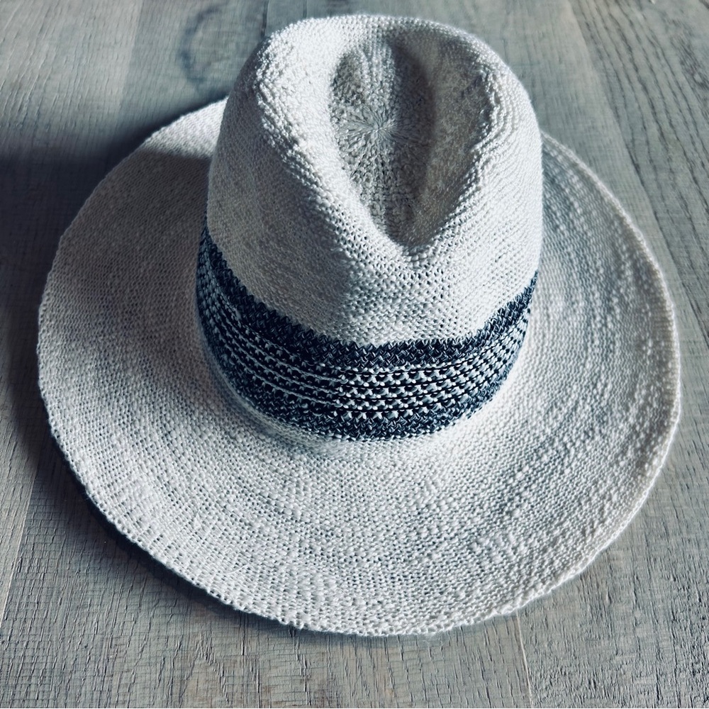 NWT Lulu's Off White Knit Fedora with Black Abstract Trim Size One Size